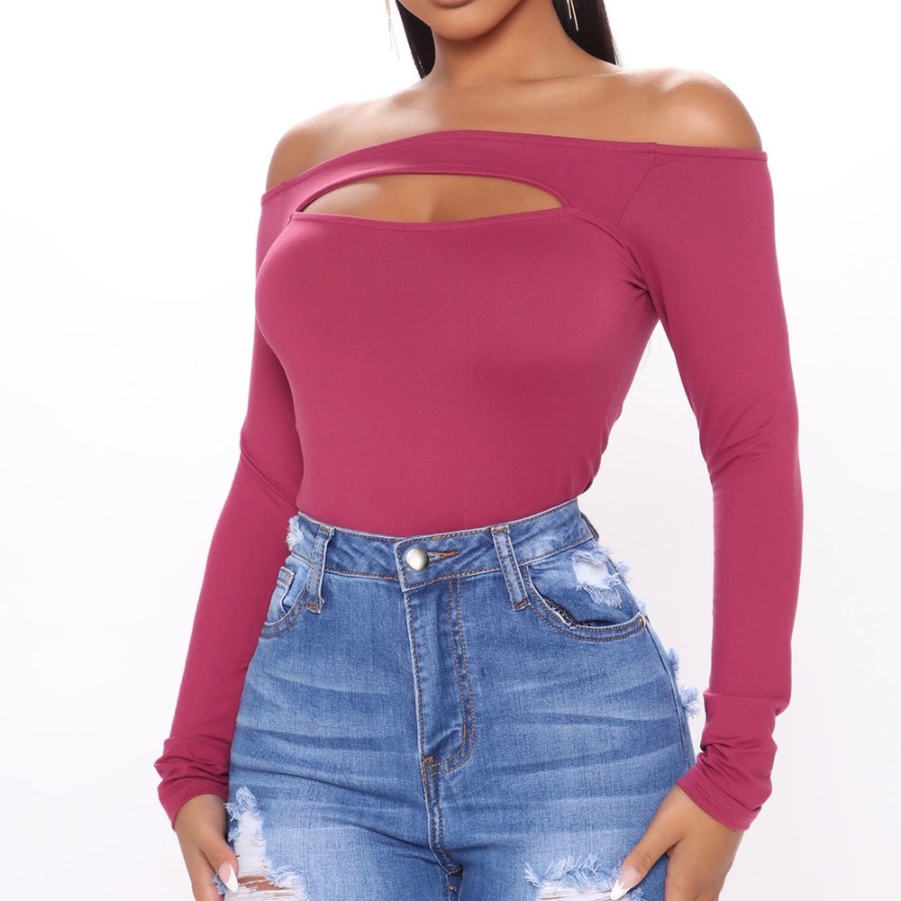 NWT Fashion Nova off the shoulder bodysuit S